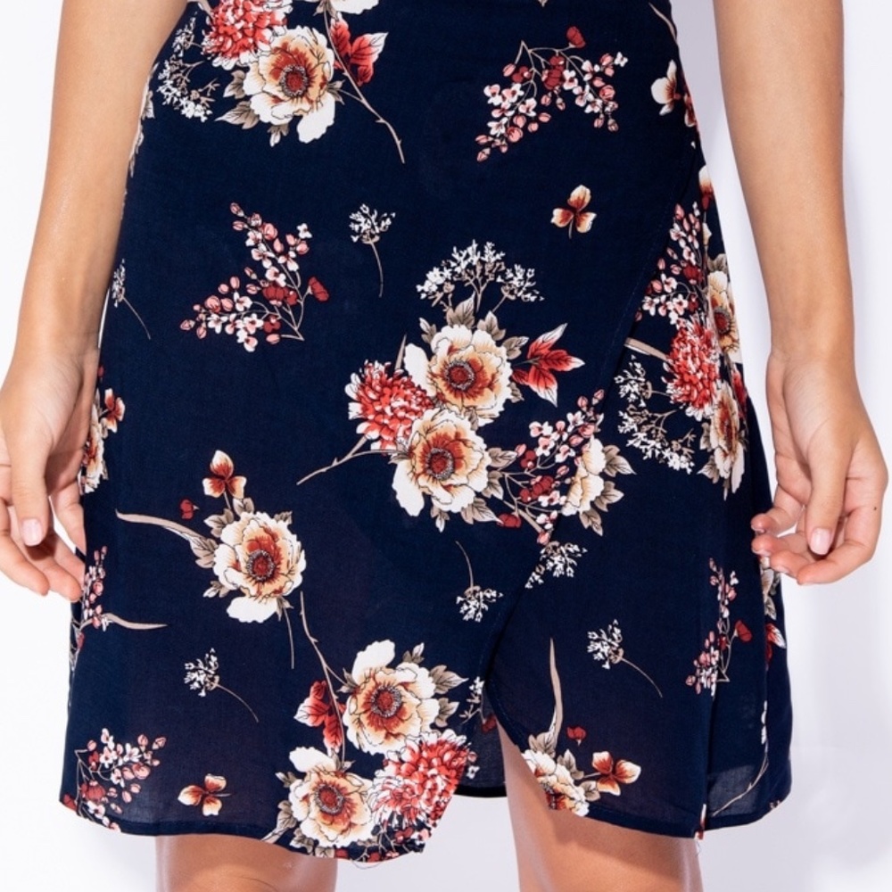 Floral Print Sleeveless Mini Dress - Picture 7 of 9